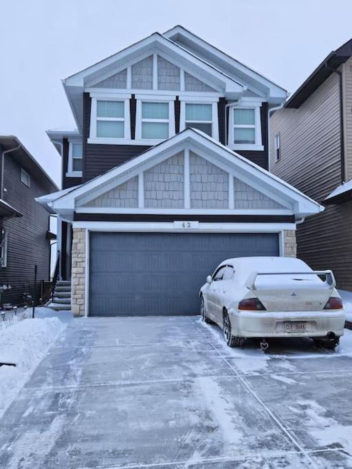 3 Bedroom Detached House Holiday home Calgary